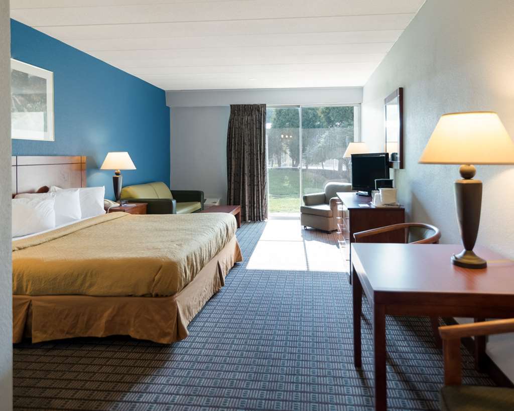 Rodeway Inn Greenfield Room photo